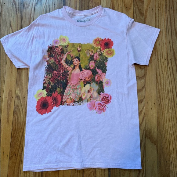 Large Melanie Martinez pink graphic tee - Picture 1 of 3